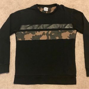 ZARA sweatshirt women size M super cute. Black with leather and camo design.